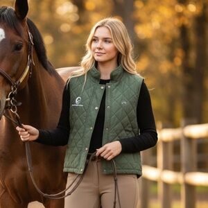 Riding Sport Equestrian Vest Women’s Medium Forest Green Velour-Feel Zip Front